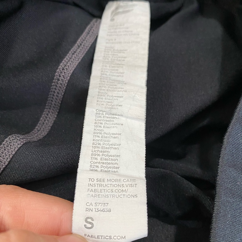 Fabletics Oiesia Shine Running Shorts Size Small - image 6